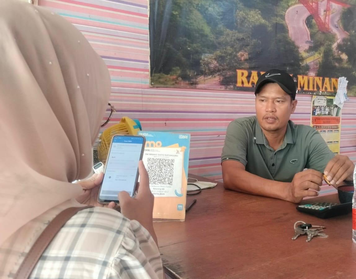 Pemilik Rumah Makan Minang Saiyo Berlakukan QRIS untuk Bertransaksi