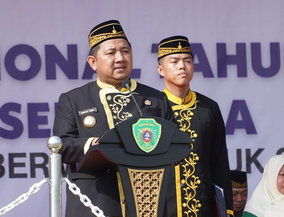Saat Upacara Hardiknas, Bupati PPU Mudyat Noor Sampaikan Pesan Menteri Pendidikan