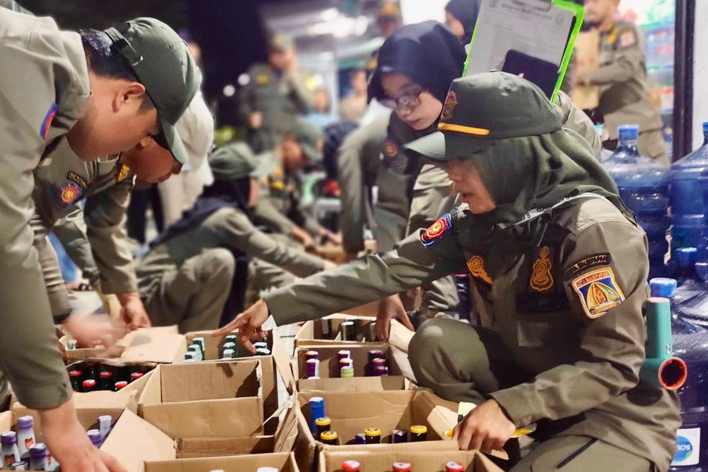 Satpol PP Kota Balikpapan Sita Ratusan Botol Minuman Beralkohol, Terbanyak dari Toko Kelontong