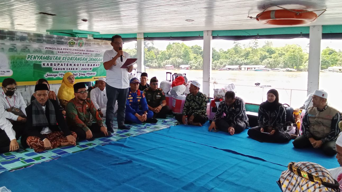 Disambut Haru di Pelabuhan Melak, 47 Jamaah Haji Kutai Barat Tiba dengan Selamat