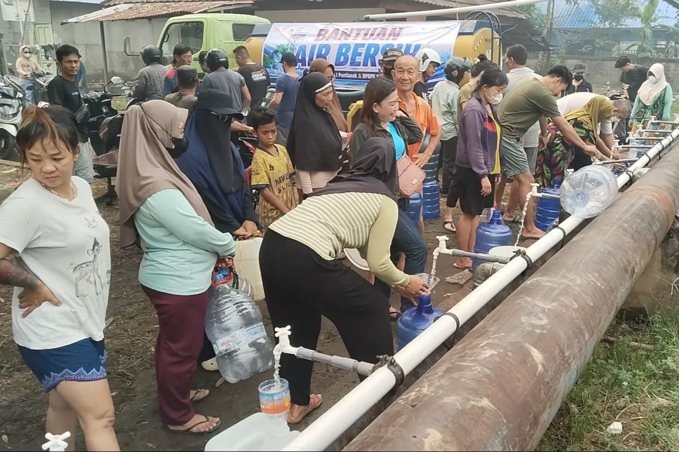 Krisis Air masih Terjadi di Samarinda, Warga Rela Antre hingga Dini Hari