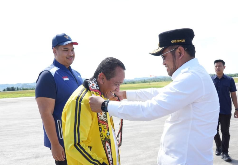 Gubernur Harum Sambut Menteri ESDM, Menpora dan Kapolri di Benua Etam