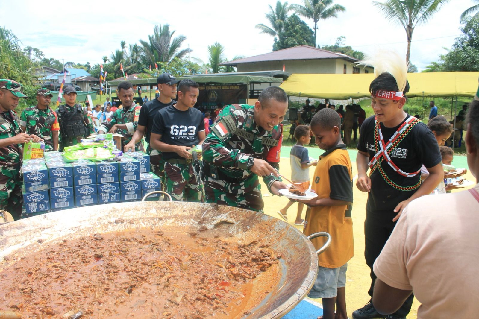 Bersama Satgas Yonif 623/BWU, Misi Kuali Merah Putih Bobon Santoso Menembus Daerah Rawan di Kabupaten Maybrat