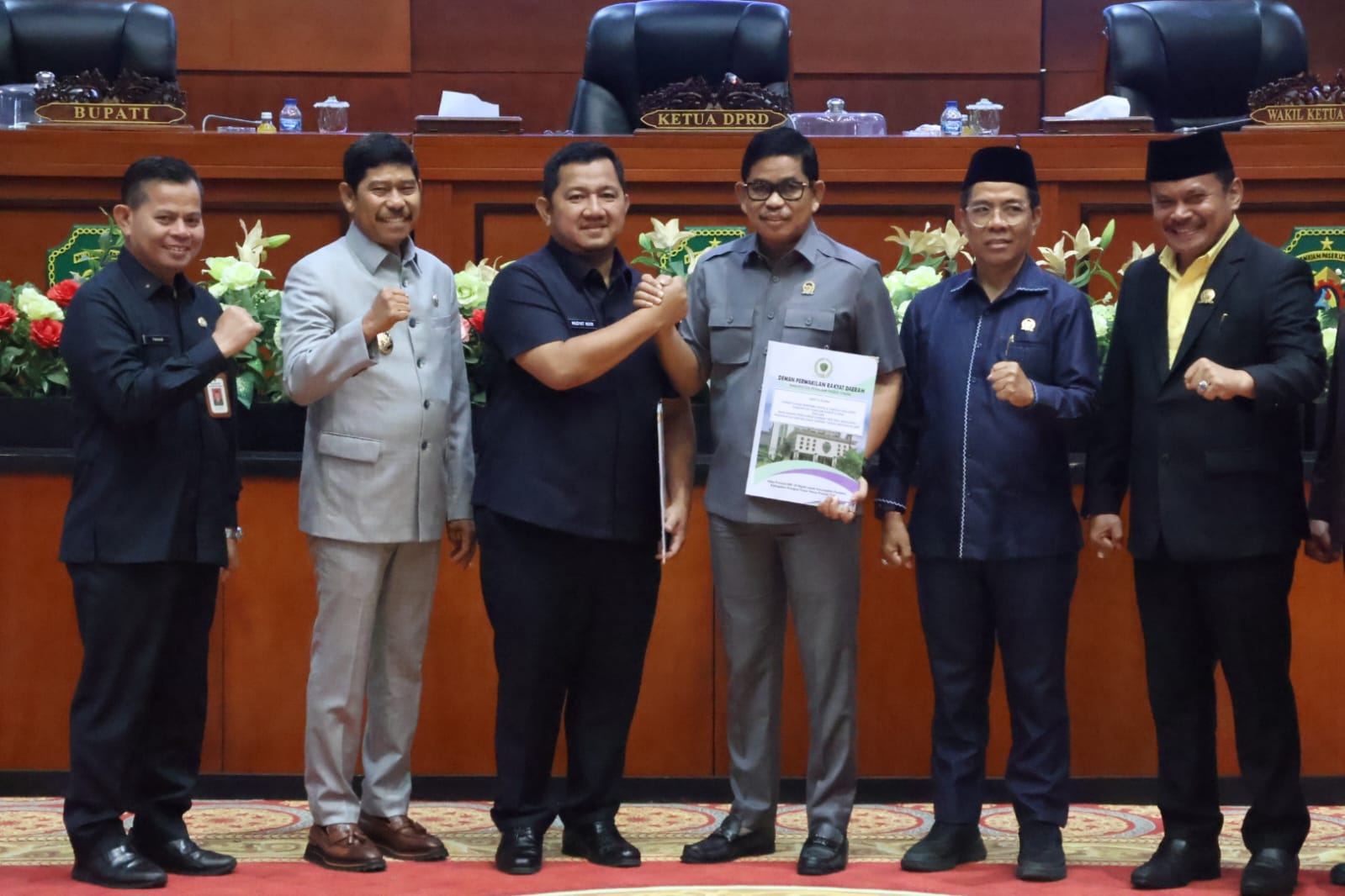 Pemkab-DPRD Sepakati Raperda APBD PPU 2026