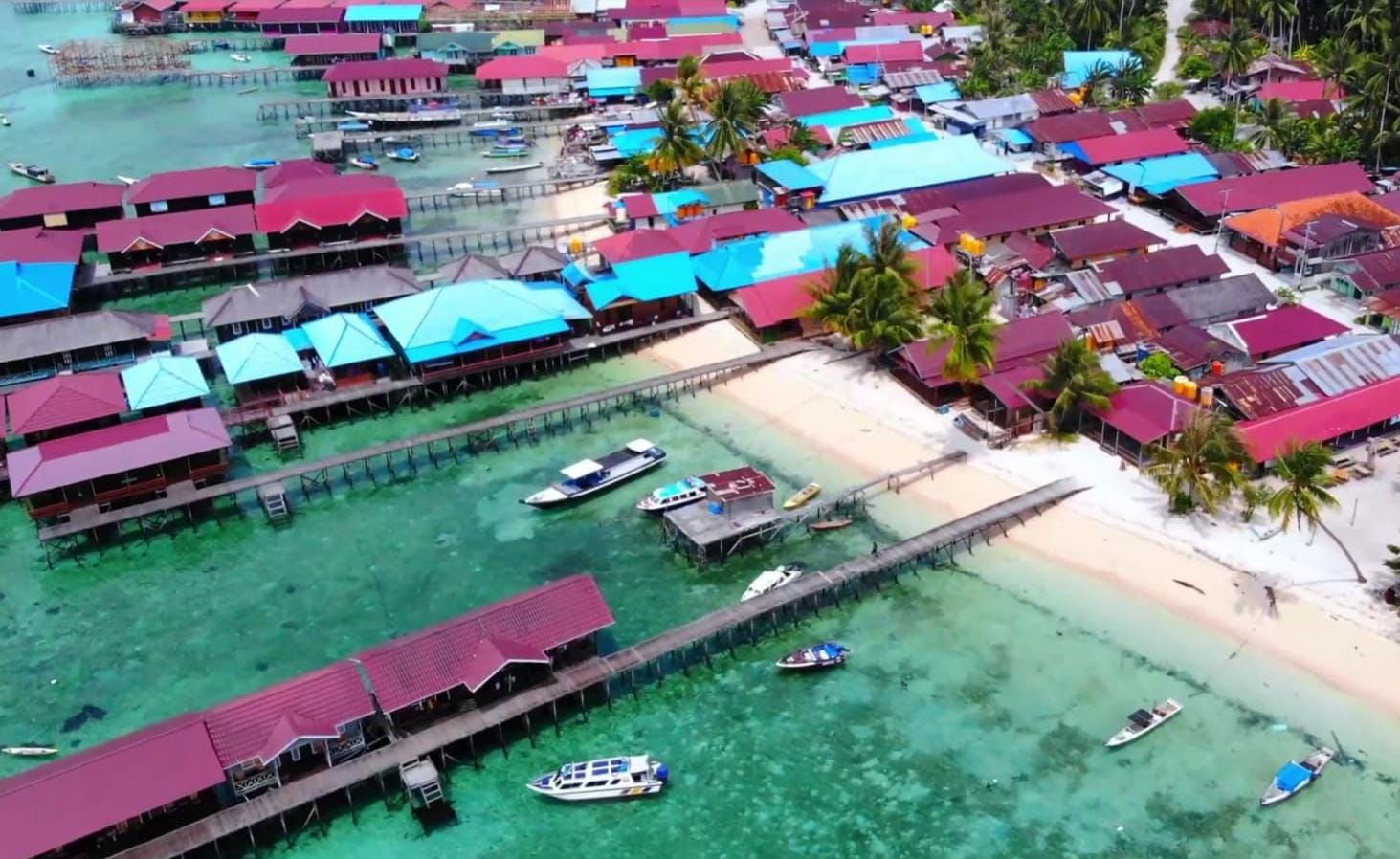 Kewenangan Terbatas, DPMPTSP Sulit Tindak Resort yang Menjorok ke Laut di Derawan