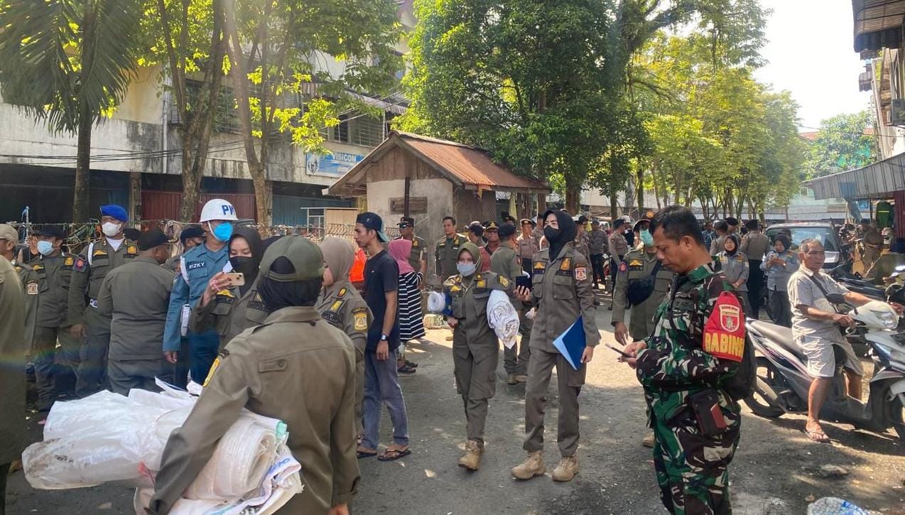 Satpol PP Balikpapan Terus Lakukan Penertiban PKL Liar di Pasar Pandan Sari