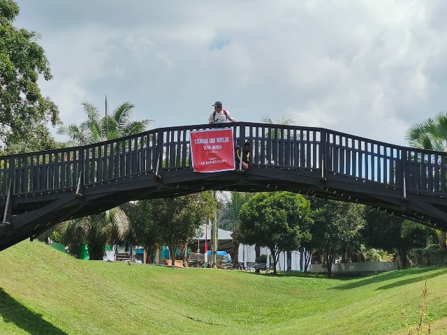 Lahan Perkantoran Bukit Pelangi Disoal, Ahli Waris Pasang Spanduk, Tuntut Sisa Ganti Rugi Dibayar 