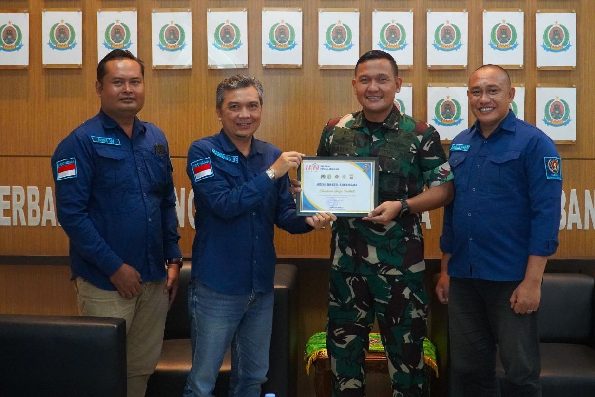 Sambangi Kodim 0906, PWI Kukar Serahkan Piagam Penghargaan