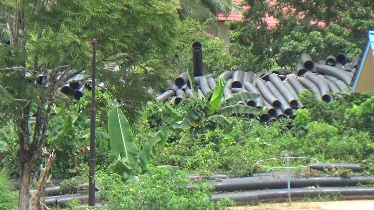 Ratusan Pipa Terbengkalai di Kantor Perumdam Tirta Kandilo, Ternyata ini Penyebabnya!