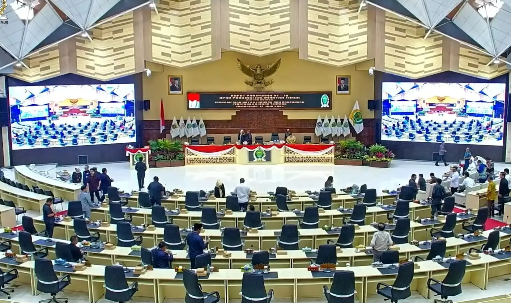 Pemprov Kaltim Sampaikan Laporan APBD 2024: Realisasi Lampaui Target