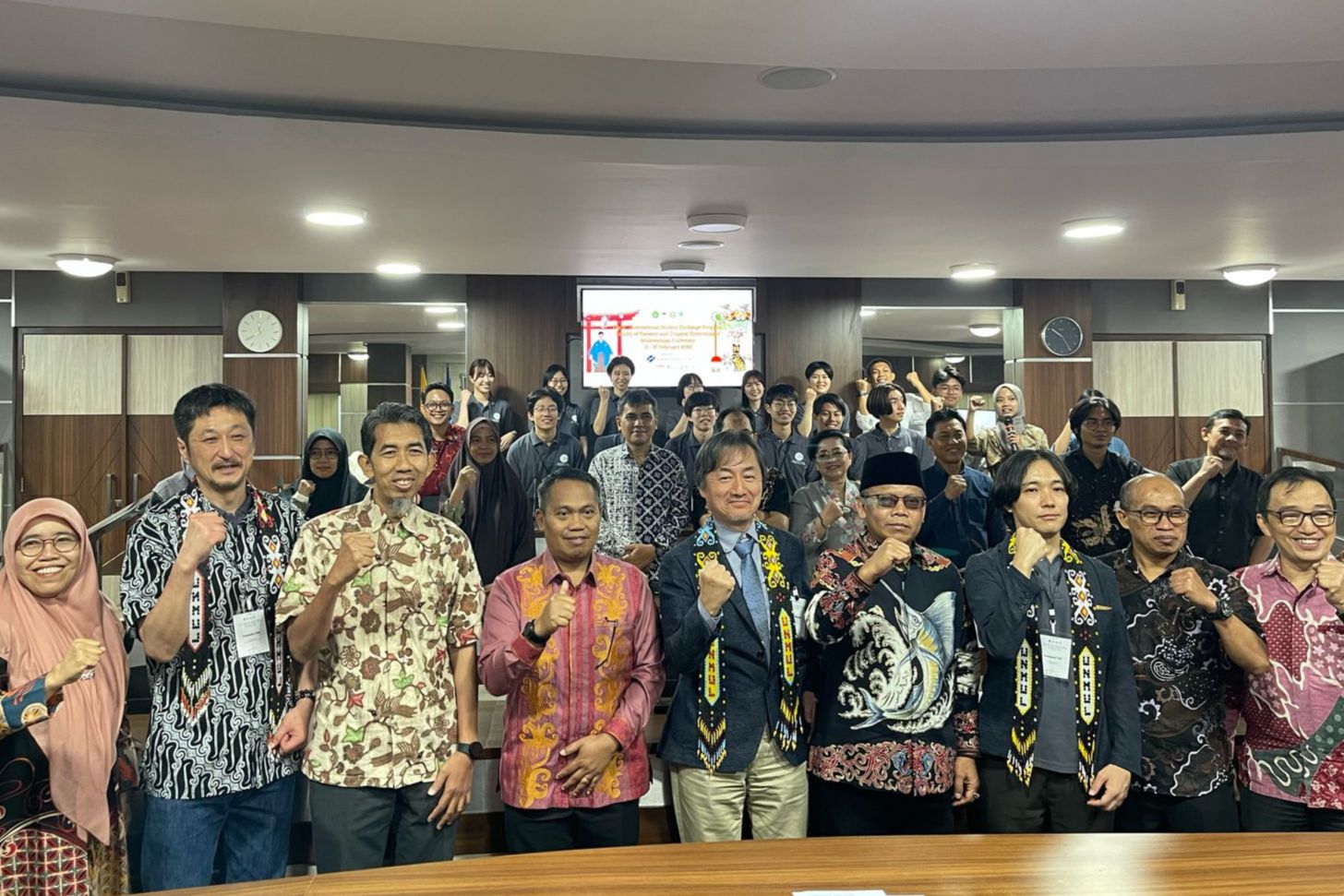 12 Mahasiswa Jepang Belajar Kehutanan di Unmul, Berasal dari 3 Universitas