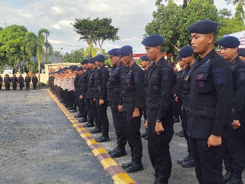 100 Personel Satbrimobda Kaltim Diberangkatkan ke Sumatera Bantu Pemulihan Pasca Bencana