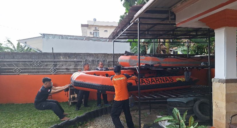 Pria Paruh Baya Tenggelam Akibat Menghindari Kecelakaan Antar Kapal Tongkang Dengan Cara Melompat