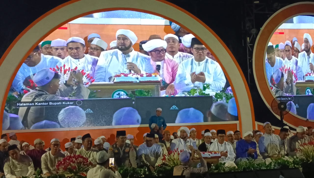 Habib Syech Datang ke Kukar, Ribuan Jamaah Larut dalam Salawat dan Doa
