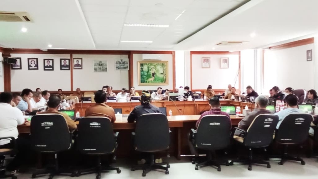 RDP DPRD Kutai Barat Tegaskan Larangan Truk ODOL dan Desak Jalan Khusus Perusahaan