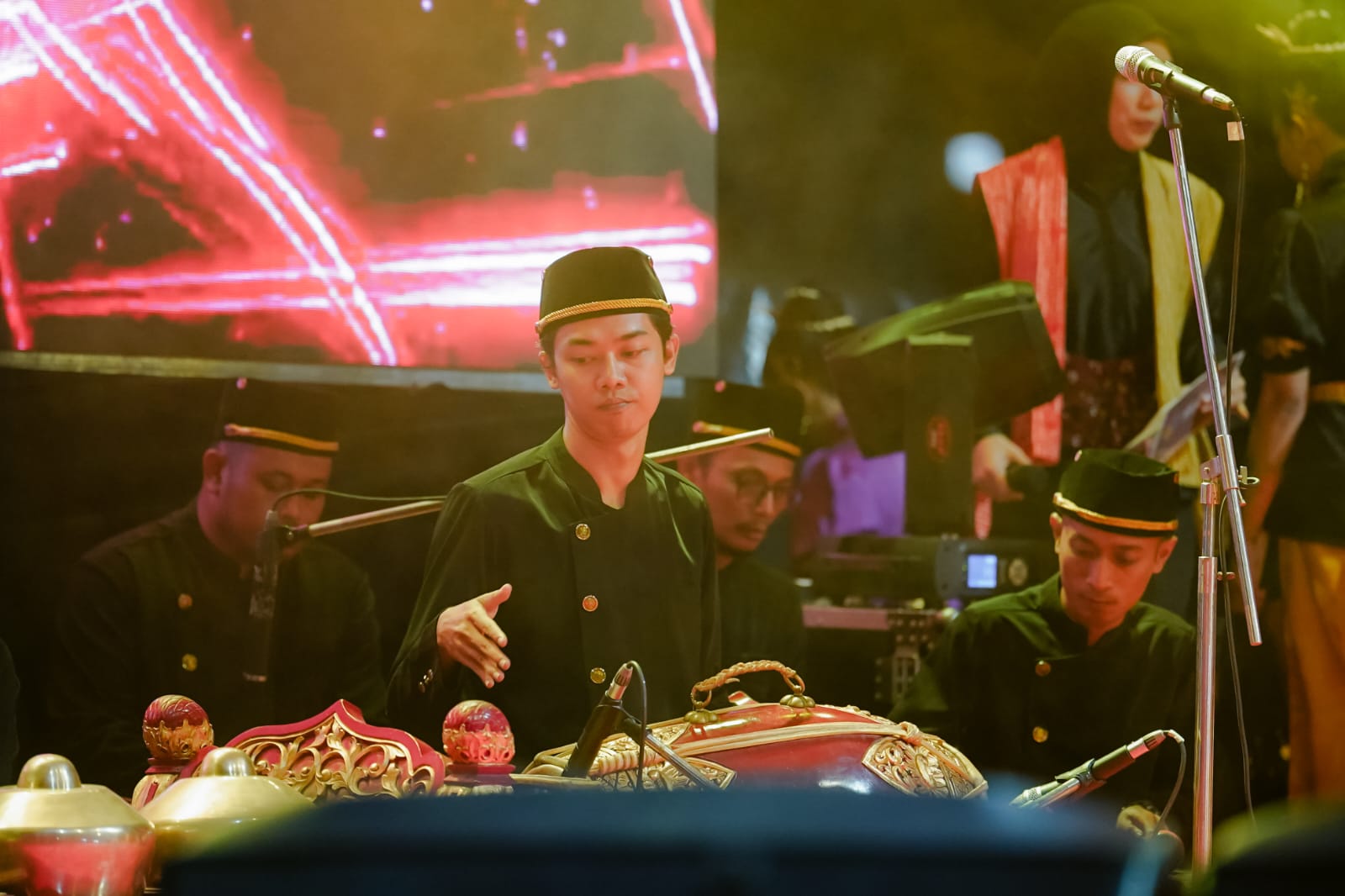 Seniman Lokal Panen Untung dari Festival Erau 2025