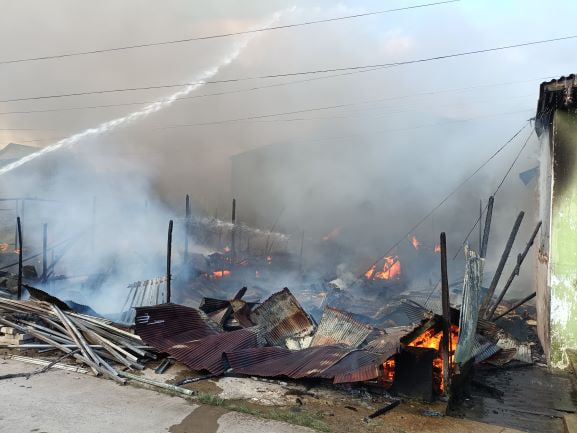 Kebakaran di Jalan Kenanga Samarinda, Satu Pemuda Tewas Terpanggang 