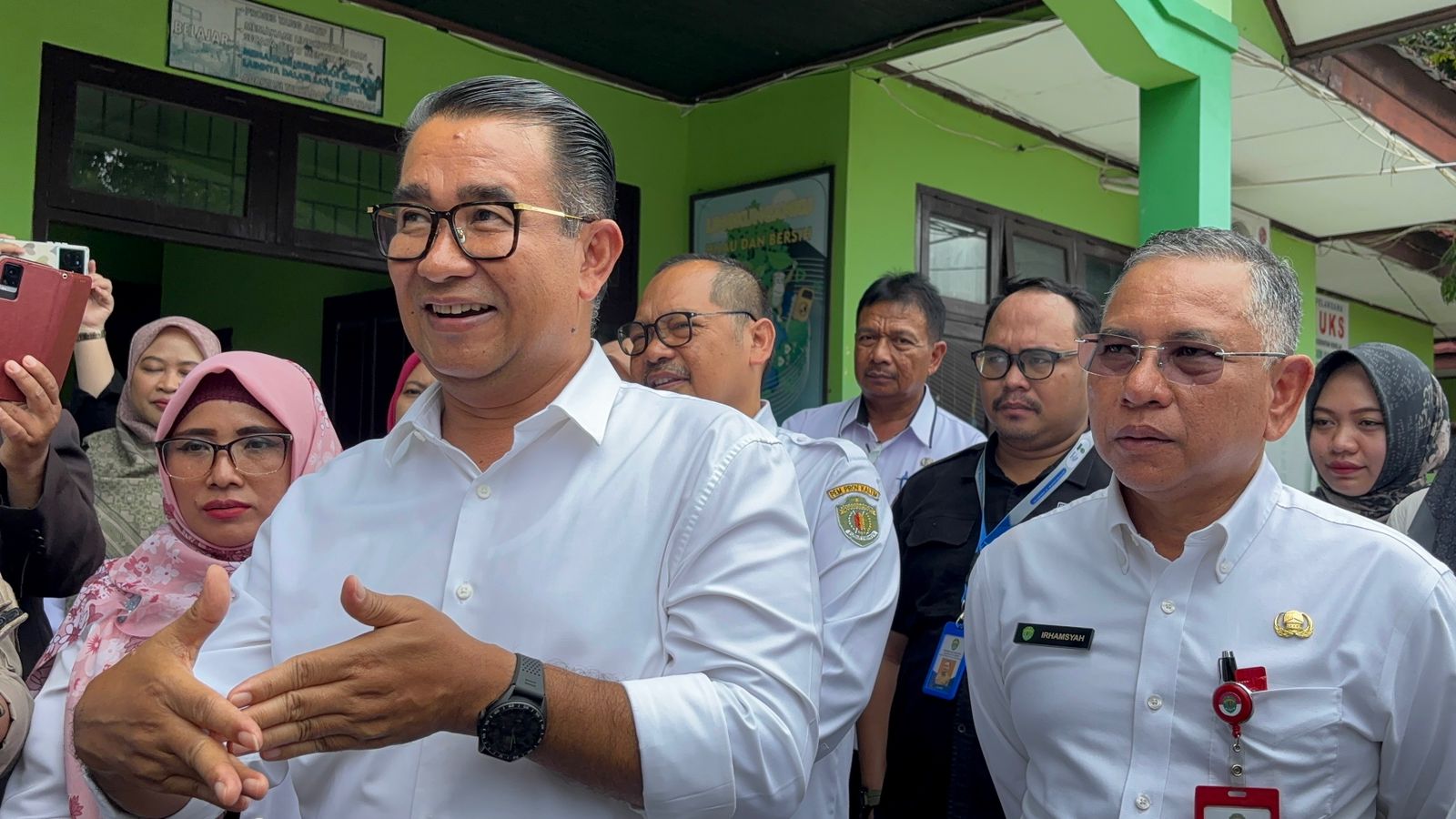 Pj Gubernur Kaltim Tinjau Simulasi Makan Bergizi Gratis di SLBN Balikpapan 