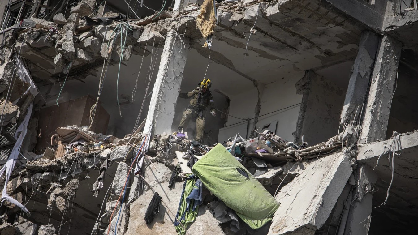 Eskalasi Konflik Israel-Iran Meningkat, DPR Minta WNI Segera Dievakuasi