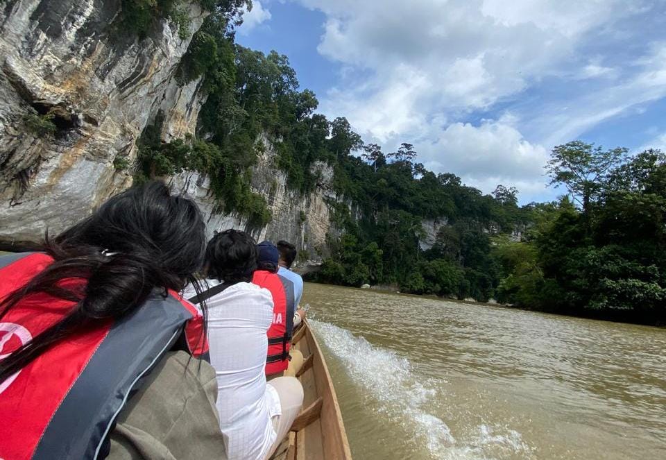 Kampung Merasa Tawarkan Ekowisata Lengkap: Susur Sungai Kelay, Batu Karst, hingga Habitat Orangutan