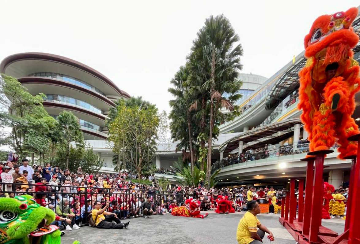 Ribuan Warga Padati Pertunjukan Barongsai di Plaza Balikpapan 