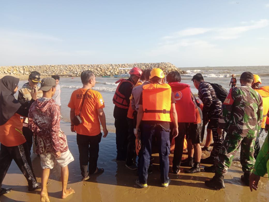 Empat Pelajar Samarinda Terseret Ombak Pantai Manggar Balikapan, Satu MD