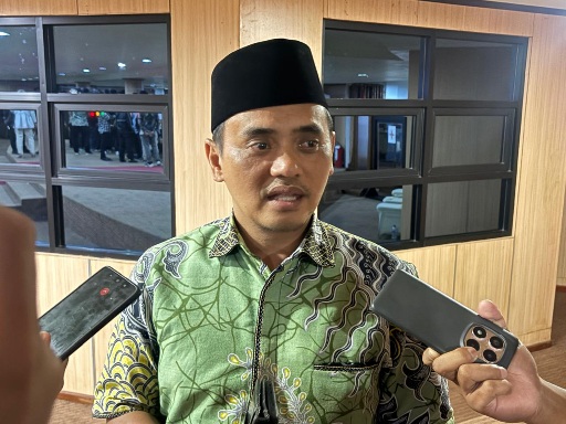 Idham Terjun ke Muara Kaman, Temukan Jalan Rusak Parah dan Aspirasi Mendesak Warga