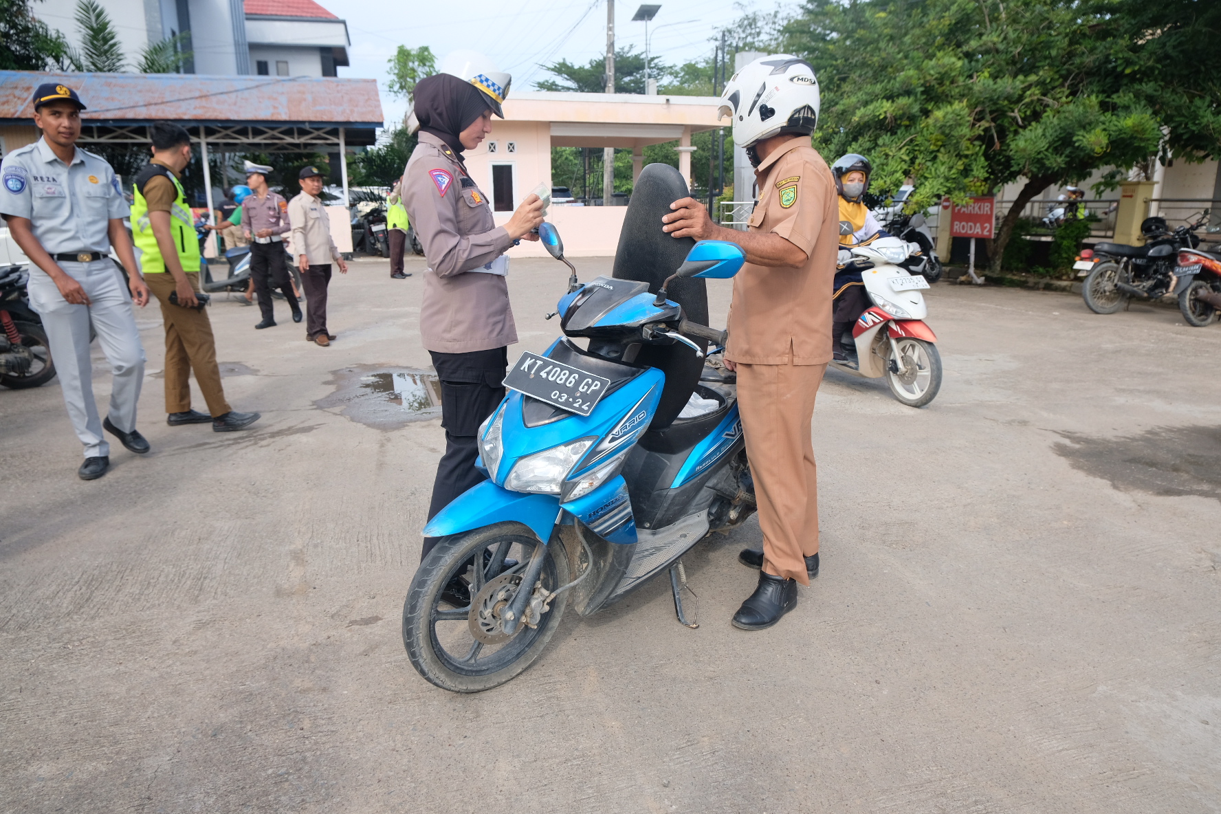 Gelar Razia Penertiban Pajak Kendaraan, Didapati Banyak Pemilik Kendaraan Tak Bayar Pajak