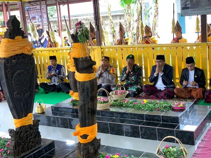 Pemkot Samarinda Ziarah ke Taman Makam Pahlawan dan Pendiri Samarinda, Begini Pesan Wali Kota