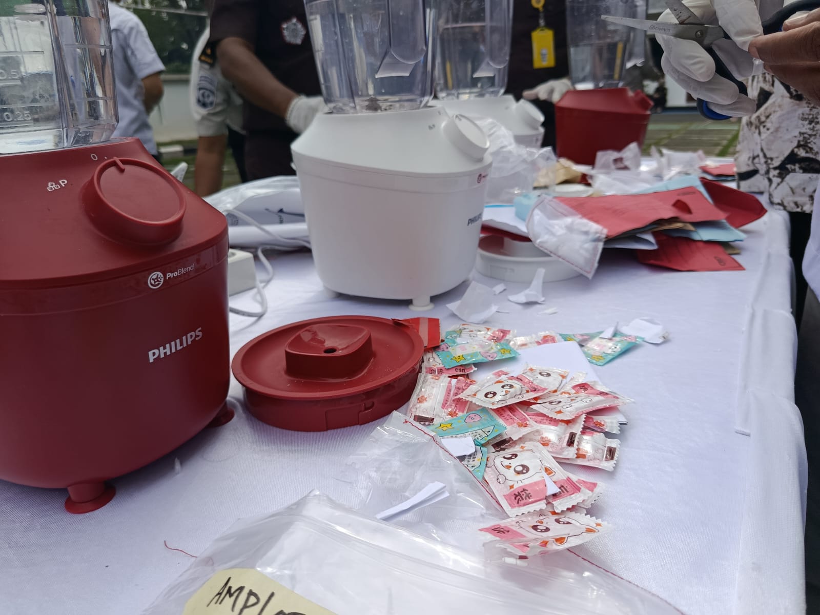 Kejar-Kejaran Inovasi Pengedar Narkoba dan Polisi