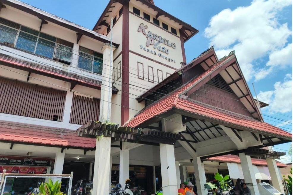 50 Pedagang Lantai Dasar Kandilo Plaza Paser Direlokasi ke Pasar Induk Penyembolum