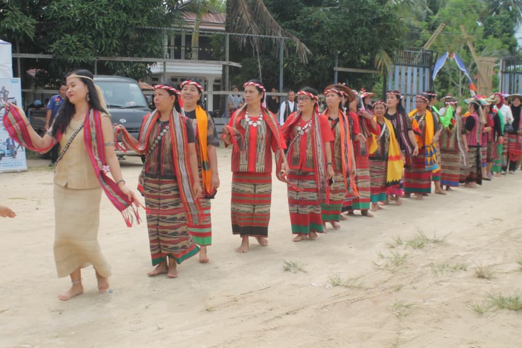 Pesta Sua Doyo 2025 Resmi Dibuka di Tanjung Isuy, Fokus Selamatkan Tenun dan Alat Musik yang Hampir Punah