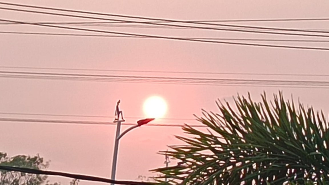 Kabut Asap Karhutla Makin Terasa di Balikpapan, 2 Penerbangan Sempat Delay