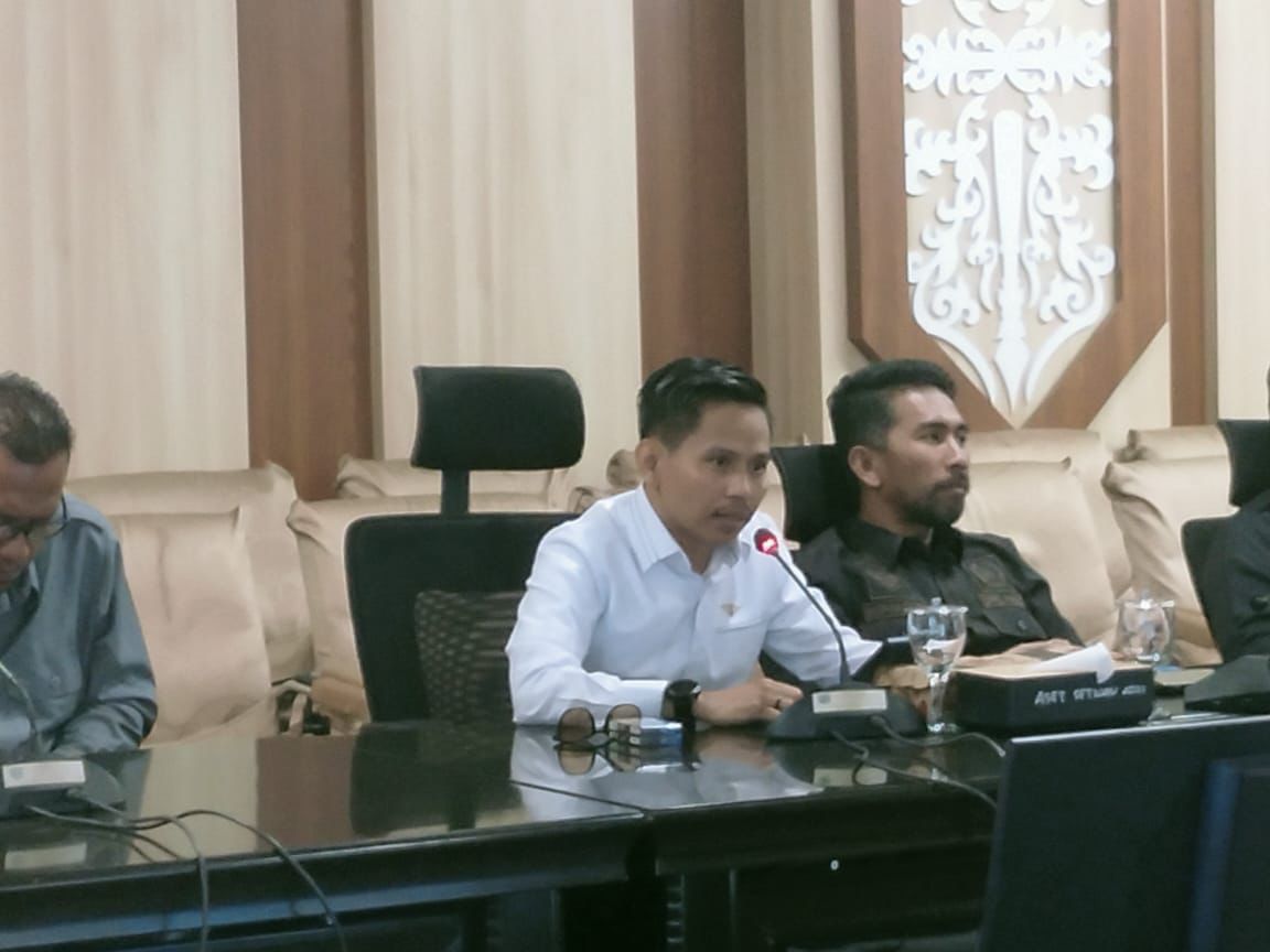 Pelanggan Keluhkan Pelayanan Air Bersih, Direktur Perumdam Tirta Kandilo Diminta Mundur