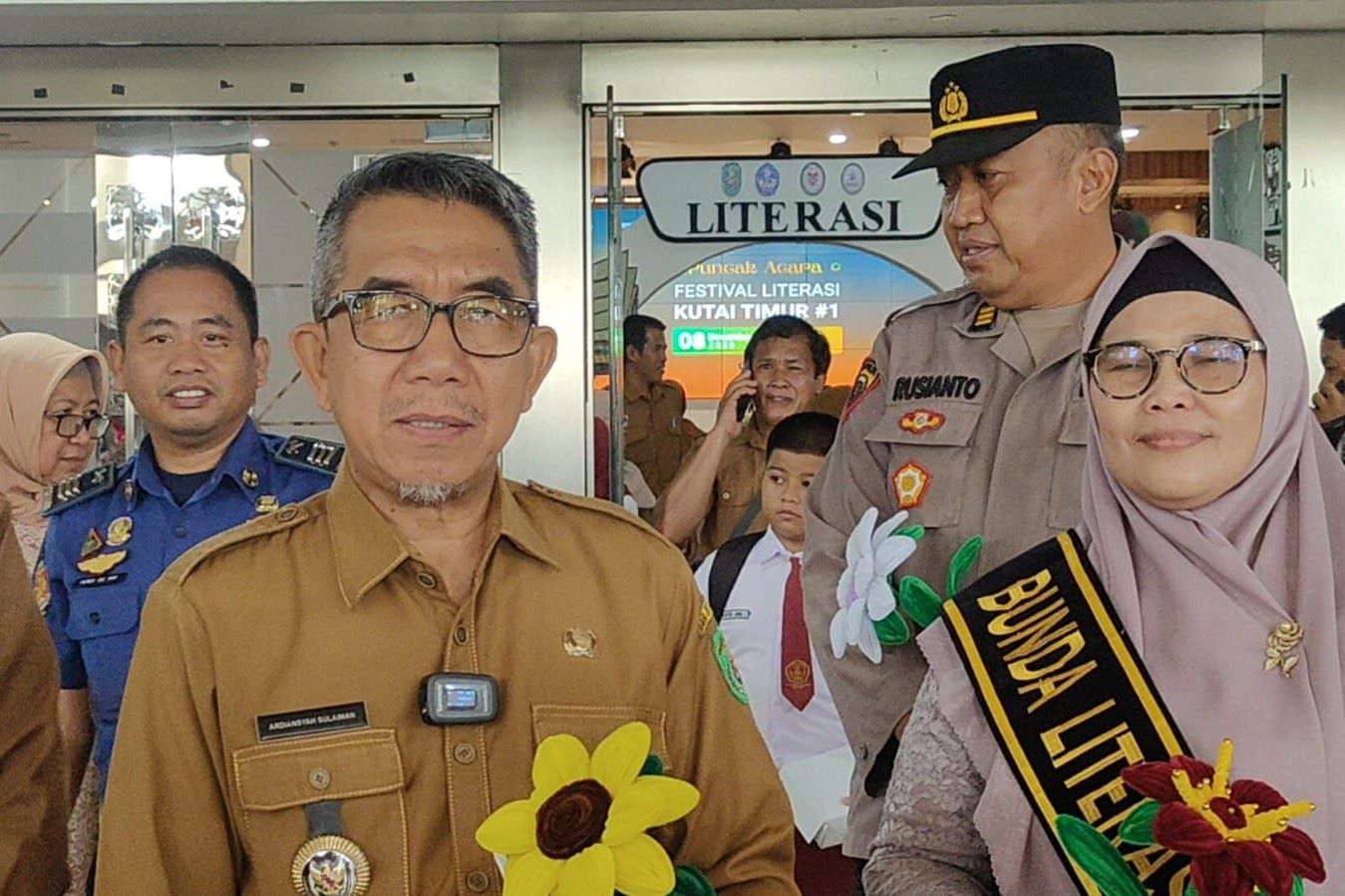 Bupati Kutim Tanggapi Aksi Tanam Pisang di Jalan Pertanian Singa Geweh