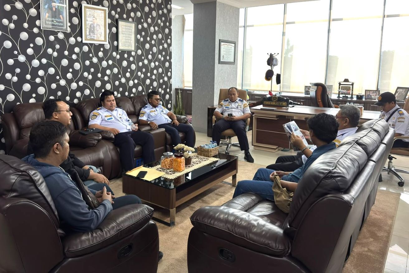 Perkuat Sinergi Informasi Penerbangan, Kantor Otban Wilayah VII Sambut Kunjungan Disway Kaltim