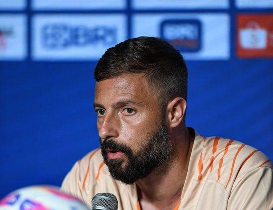 Pelatih Borneo FC Joaquin Gomez Frustasi Usai Kalah dari PSBS Biak