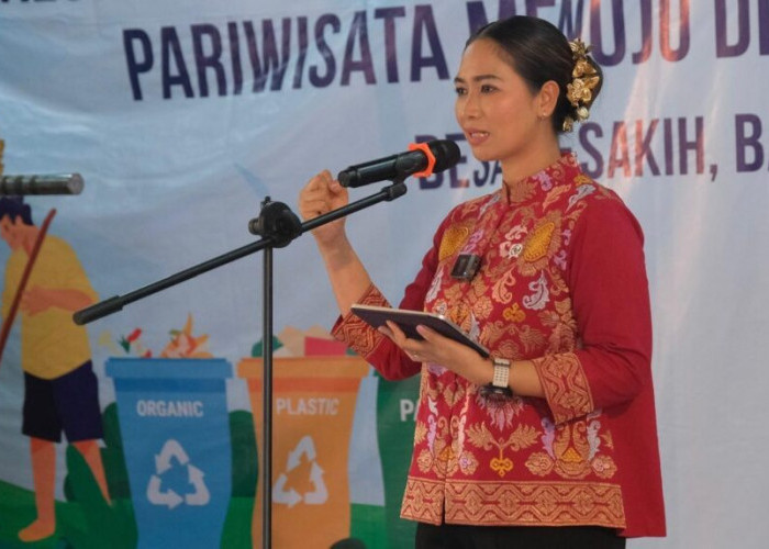 Libur Akhir Tahun Telah Tiba, Wamenpar Prediksi Kunjungan Wisatawan Domestik mencapai 100 Juta Orang