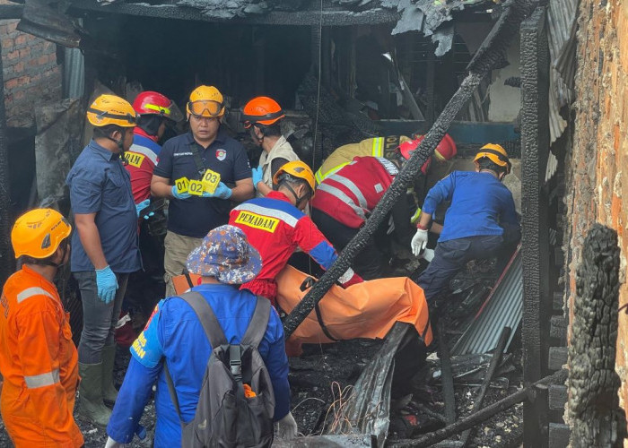 Seorang Anak Tewas Terjebak, 8 Rumah Hangus dalam Kebakaran di Balikpapan Barat
