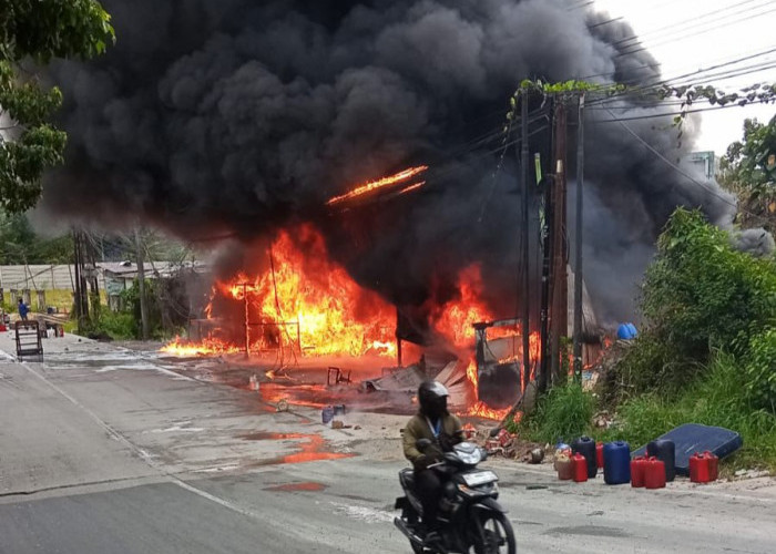 Kebakaran Ruko dan Bengkel di Balikpapan Barat, Tiga Pemilik Usaha Terdampak 