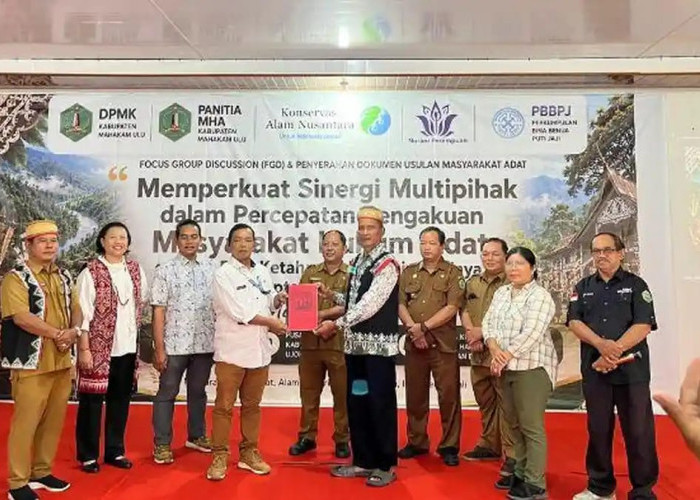Dua Kecamatan di Mahulu Serahkan Dokumen Pengakuan Masyarakat Hukum Adat 