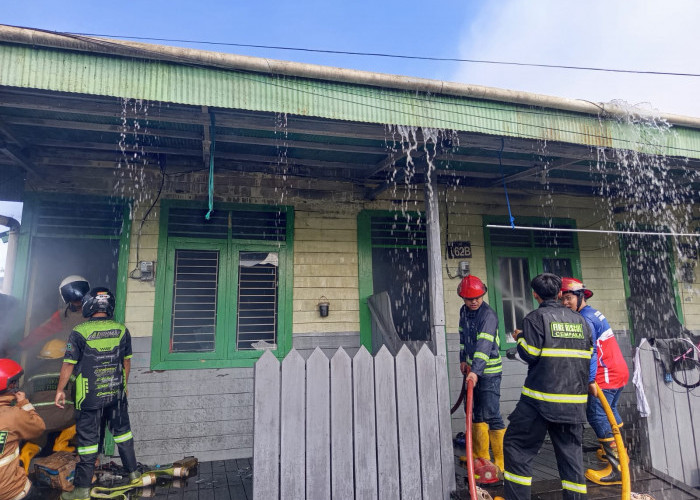 Kebakaran di Permukiman Padat Penduduk Samarinda, Dua Orang Terluka