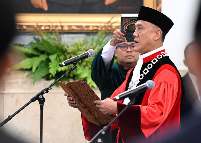 Usai Dilantik Jadi Hakim MK, Liliek Prisbawono Janji Kawal Konstitusi RI 