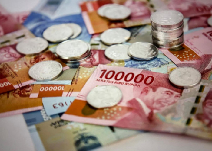 Rupiah Melemah Sentuh Rp17.105, Beban Subsidi dan Klaim Asuransi Kian Berat