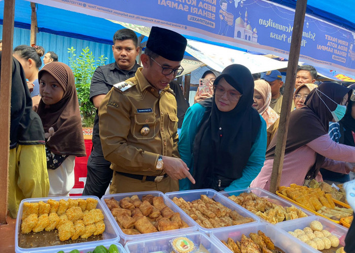 Wali Kota Balikpapan Sidak Pasar Ramadan, Lakukan Uji Sampel Makanan