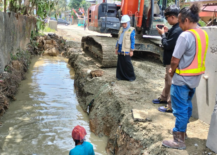 Tuntaskan 18 Program, Bupati Sri Tinjau Sejumlah Proyek Pembangunan 