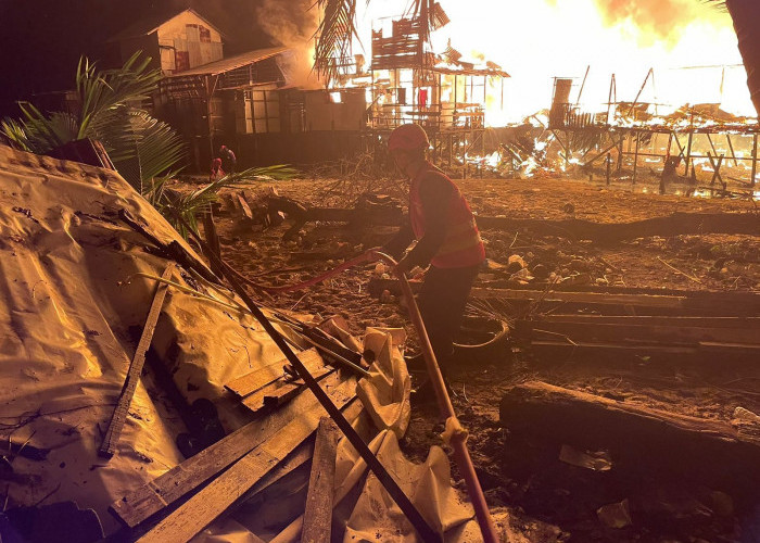 Kawasan Padat Penduduk di Balikpapan Terbakar, Satu Relawan Tak Sadarkan Diri