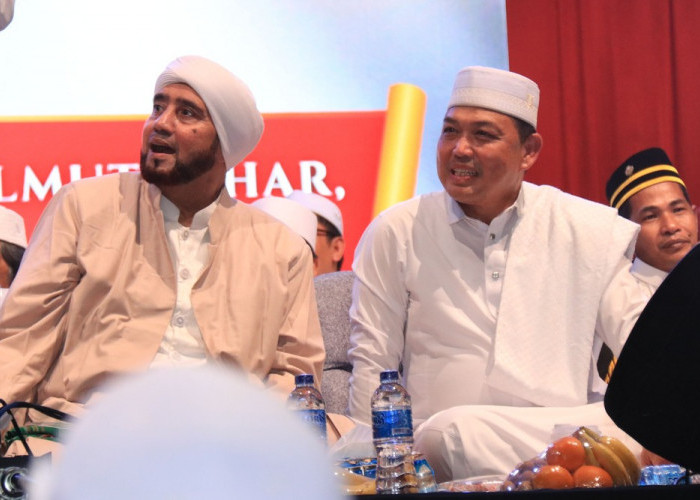 Kalbar Bersholawat Merah Putih, Ria Norsan Ajak Warga Perkuat Persatuan