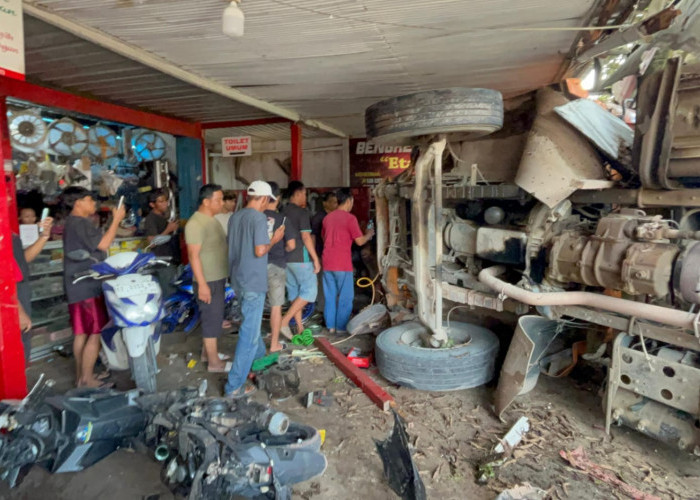 Rem Blong Picu Kecelakaan Beruntun 9 Kendaraan di Bengalon, Kerugian Tembus Rp100 Juta