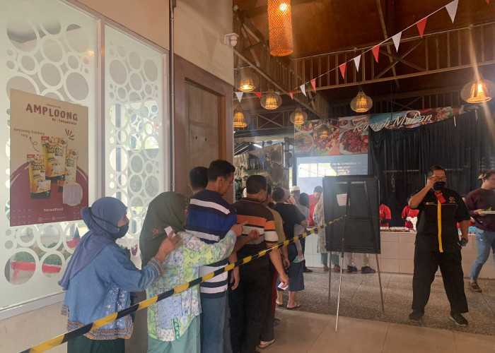 1.000 Bandeng Gratis Torani jadi Rebutan Warga Balikpapan, Antrean Mengular Sejak Pagi